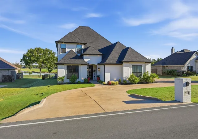 Photo 3 of Single family home for sale at 5613 Wedgefield Rd, Granbury, TX 76049 | MLS# 21405503 | Listing updated on 2026-10-09