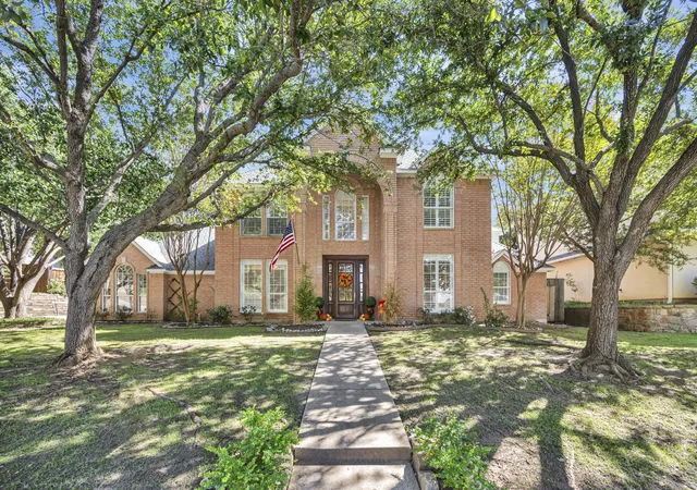 Single family home for sale at 6214 Tiffany Oaks Ln, Arlington, TX 76016 | MLS# 21397785