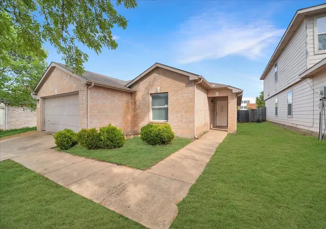Photo 1 of Single family home for sale at 9103 Prairie Blf Dr, Dallas, TX 75227 | MLS# 21405209 | Listing updated on 2026-10-08