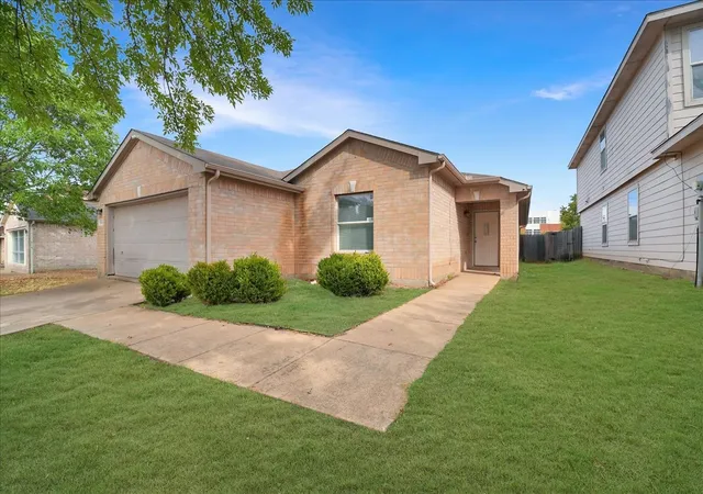 Photo 3 of Single family home for sale at 9103 Prairie Blf Dr, Dallas, TX 75227 | MLS# 21405209 | Listing updated on 2026-10-08