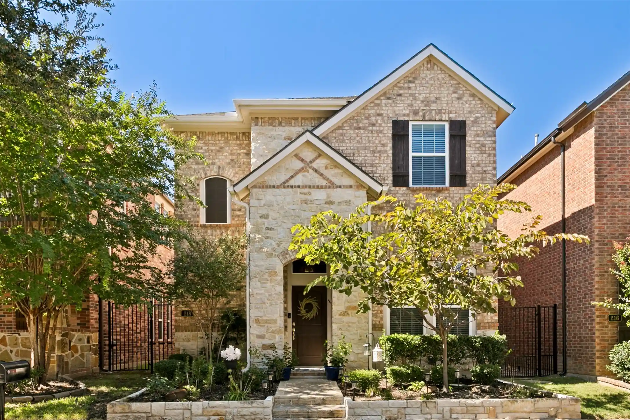 Photo 1 of Single family home for sale at 218 Buckingham Ave, Euless, TX 76040 | MLS# 21405958 | Listing updated on 2026-10-25