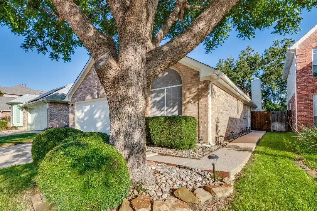 Photo 1 of Single family home for sale at 2237 Wembley Wood Ln, Bedford, TX 76022 | MLS# 21405698 | Listing updated on 2026-10-28