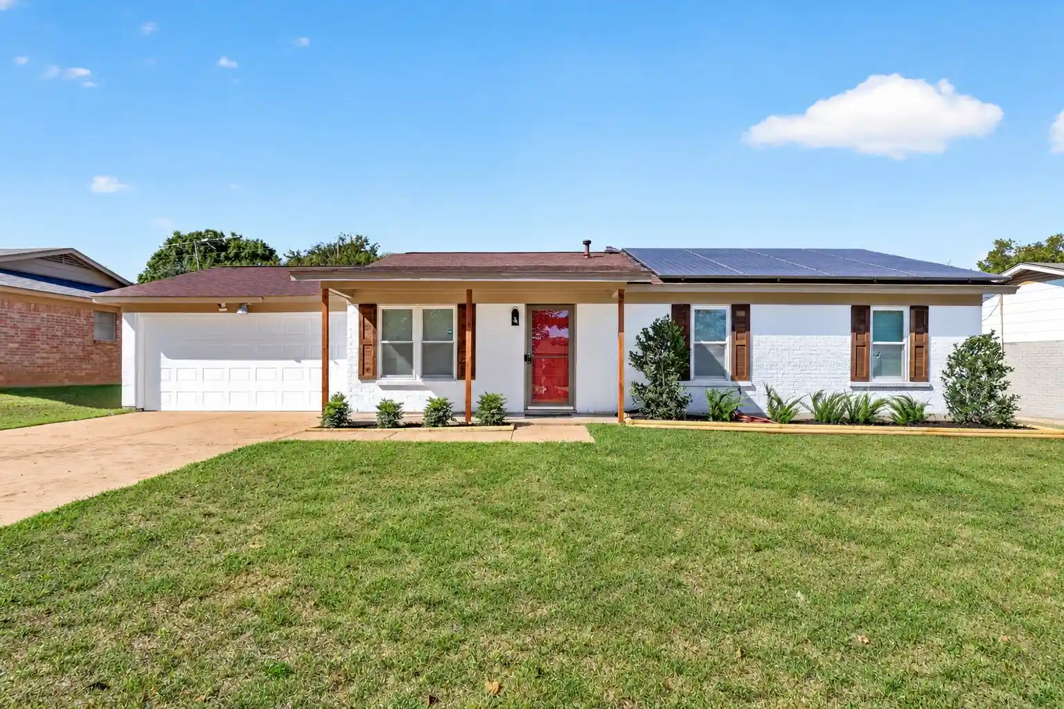 Photo 1 of Single family home for sale at 237 E Malone Ave, Crowley, TX 76036 | MLS# 21406003 | Listing updated on 2026-10-24