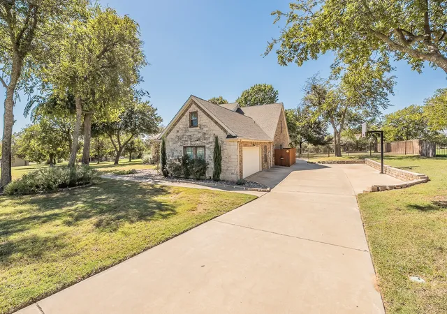 Photo 2 of Single family home for sale at 155 N Star Xing Ln, Weatherford, TX 76088 | MLS# 21405642 | Listing updated on 2026-10-08