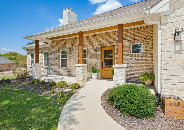 Photo 1 of Single family home for sale at 108 Rye Pl, Gun Barrel City, TX 75156 | MLS# 21385172 | Listing updated on 2026-10-08