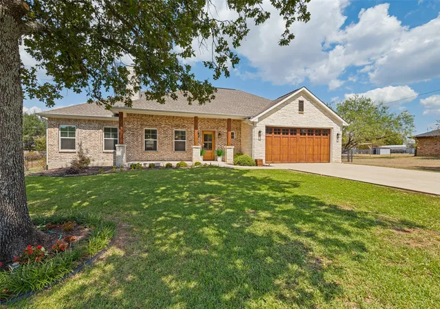 Photo 2 of Single family home for sale at 108 Rye Pl, Gun Barrel City, TX 75156 | MLS# 21385172 | Listing updated on 2026-10-08