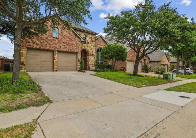 Photo 2 of Single family home for sale at 6412 Falcon Ridge Ln, Mc Kinney, TX 75071 | MLS# 21406133 | Listing updated on 2026-10-08