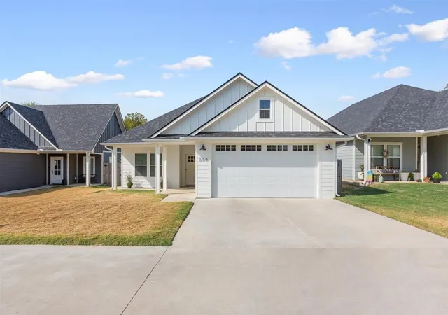 Photo 2 of Single family home for sale at 308 N Main St, Mc Gregor, TX 76657 | MLS# 21404576 | Listing updated on 2026-10-10