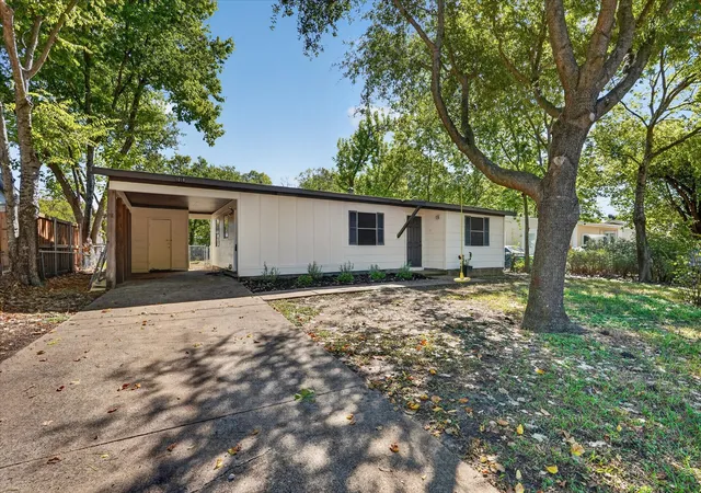 Photo 2 of Single family home for sale at 1018 Jardin Dr, Mesquite, TX 75149 | MLS# 21392168 | Listing updated on 2026-10-08