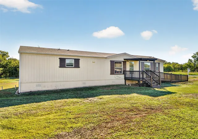 Photo 4 of Manufactured home for sale at 24 Spring Crk Cir, Grand Prairie, TX 75054 | MLS# 21402236 | Listing updated on 2026-10-08