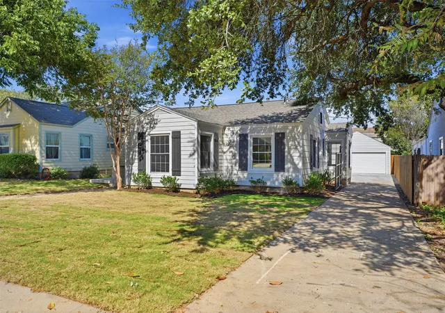 Photo 2 of Single family home for sale at 4016 Locke Ave, Fort Worth, TX 76107 | MLS# 21405651 | Listing updated on 2026-10-28