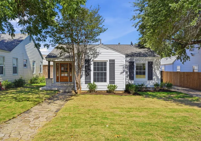 Photo 3 of Single family home for sale at 4016 Locke Ave, Fort Worth, TX 76107 | MLS# 21405651 | Listing updated on 2026-10-28