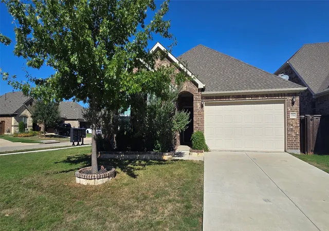 Photo 1 of Single family home for sale at 2516 Linwood Dr, Venus, TX 76084 | MLS# 21406035 | Listing updated on 2026-10-08