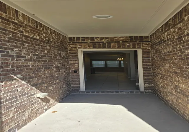 Photo 2 of Single family home for sale at 2516 Linwood Dr, Venus, TX 76084 | MLS# 21406035 | Listing updated on 2026-10-08