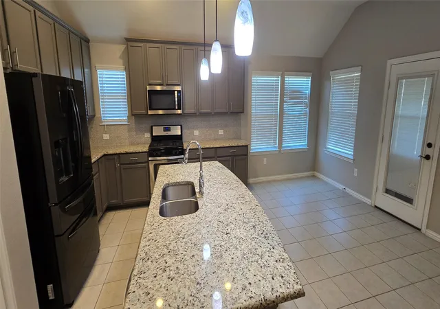 Photo 3 of Single family home for sale at 2516 Linwood Dr, Venus, TX 76084 | MLS# 21406035 | Listing updated on 2026-10-08