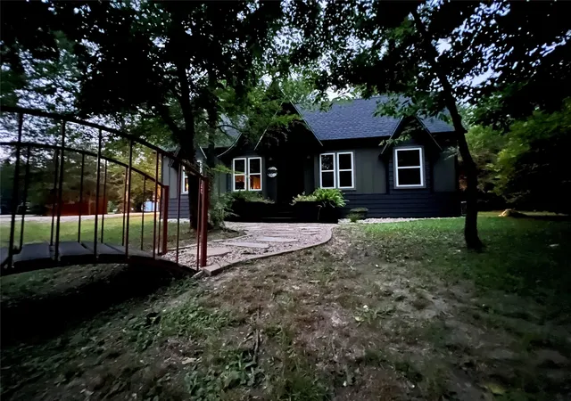 Photo 2 of Single family home for sale at 6306 Vz County Rd 2120, Wills Point, TX 75169 | MLS# 21406173 | Listing updated on 2026-10-07