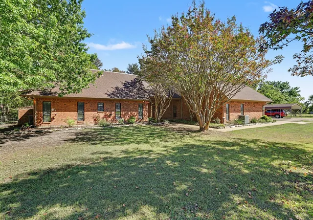 Photo 2 of Single family home for sale at 26 Brookhaven Dr, Allen, TX 75002 | MLS# 21405386 | Listing updated on 2026-10-10