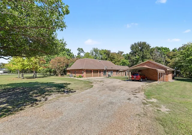 Photo 3 of Single family home for sale at 26 Brookhaven Dr, Allen, TX 75002 | MLS# 21405386 | Listing updated on 2026-10-10