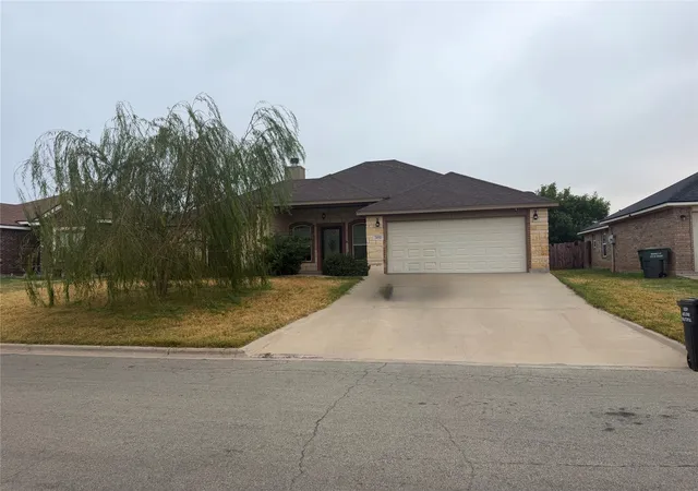 Photo 1 of Single family home for sale at 381 Lollipop Trl, Abilene, TX 79602 | MLS# 21406260 | Listing updated on 2026-10-07