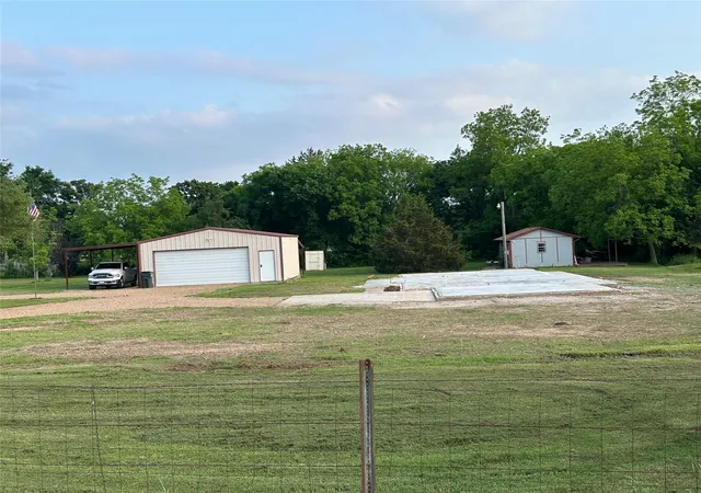 Photo 3 of Single family home for sale at 114 Earl Rd, Sadler, TX 76264 | MLS# 21406267 | Listing updated on 2026-10-08