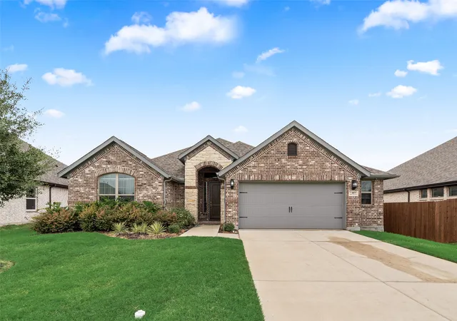 Photo 1 of Single family home for sale at 107 White Sands Ln, Forney, TX 75126 | MLS# 21403455 | Listing updated on 2026-10-08