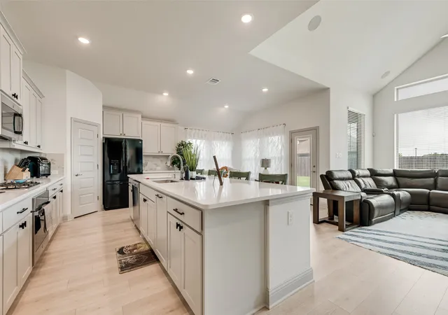 Photo 3 of Single family home for sale at 107 White Sands Ln, Forney, TX 75126 | MLS# 21403455 | Listing updated on 2026-10-08