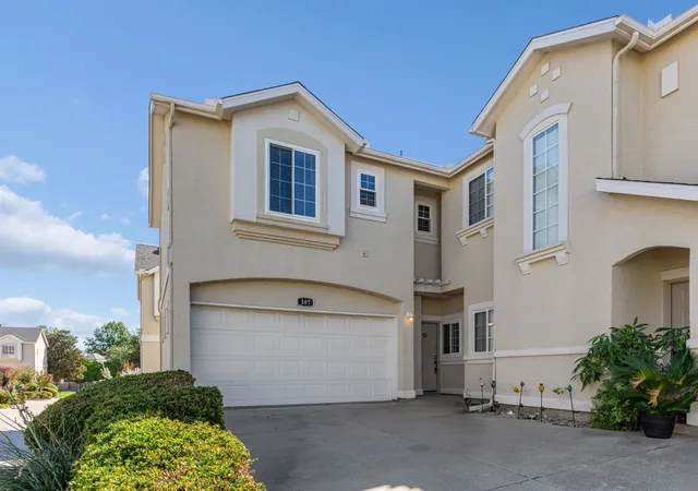 Photo 1 of Condo for sale at 706 S Jupiter Rd #307, Allen, TX 75002 | MLS# 21405961 | Listing updated on 2026-10-10
