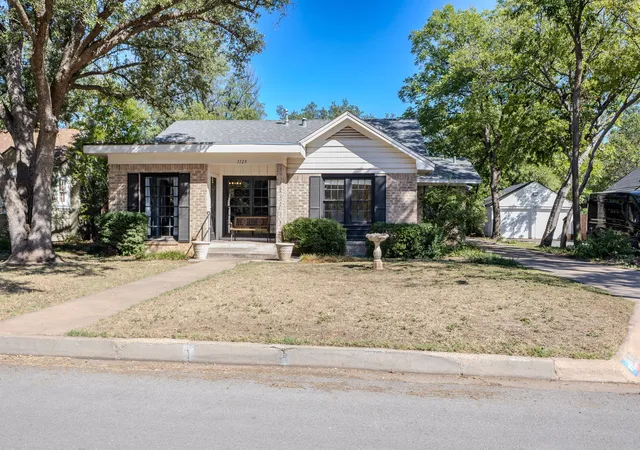 Single family home for sale at 1125 Hollis Dr, Abilene, TX 79605 | MLS# 21406303