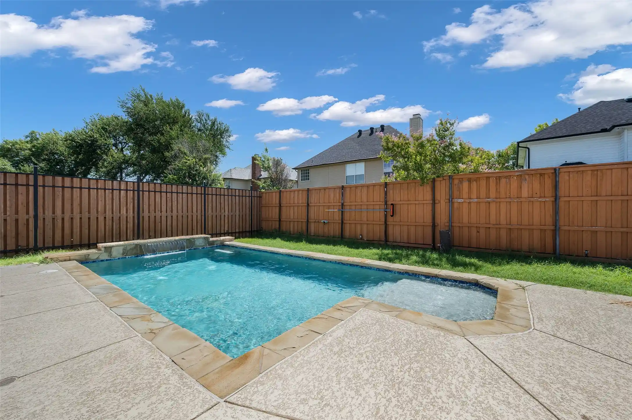 Photo 1 of Single family home for sale at 1028 Colony St, Flower Mound, TX 75028 | MLS# 21393897 | Listing updated on 2026-10-29