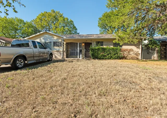 Photo 1 of Single family home for sale at 1441 Wagon Wheels Trl, Dallas, TX 75241 | MLS# 21406350 | Listing updated on 2026-10-08