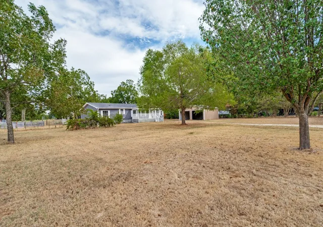 Photo 3 of Manufactured home for sale at 5294 County Rd 4207, Campbell, TX 75422 | MLS# 21405357 | Listing updated on 2026-10-08