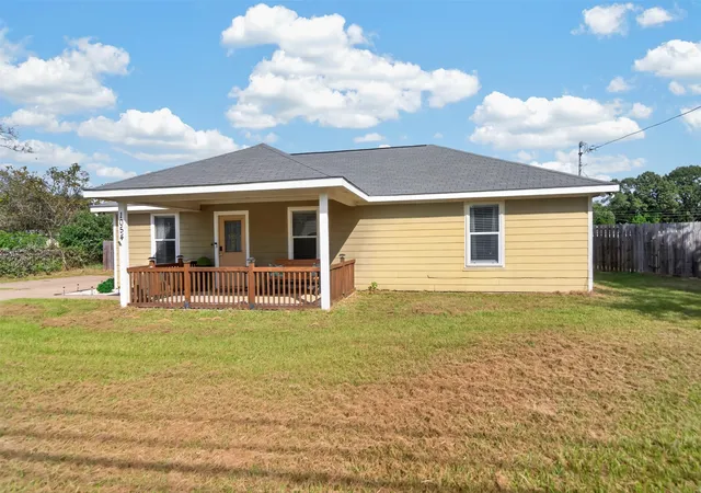 Photo 2 of Single family home for sale at 1054 Caroline, Bullard, TX 75757 | MLS# 21406400 | Listing updated on 2026-10-08