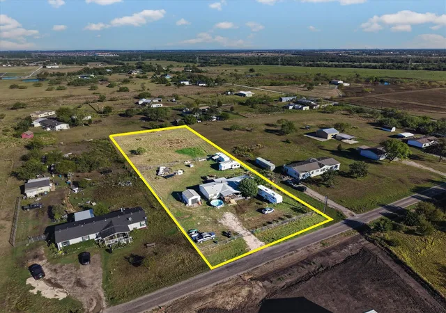 Photo 1 of Manufactured home for sale at 346 E Highline Dr, Royse City, TX 75189 | MLS# 21406118 | Listing updated on 2026-10-08