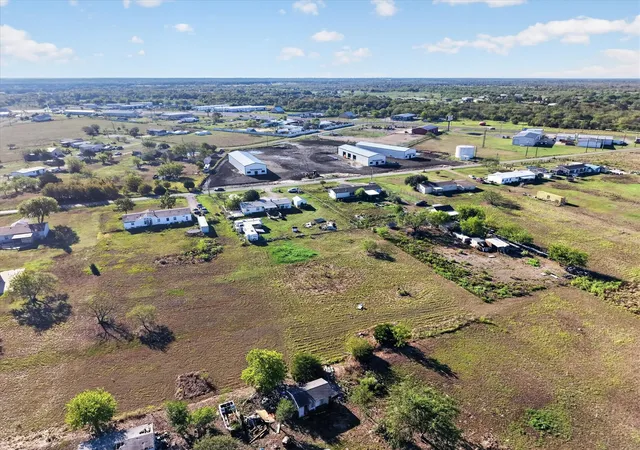 Photo 3 of Manufactured home for sale at 346 E Highline Dr, Royse City, TX 75189 | MLS# 21406118 | Listing updated on 2026-10-08