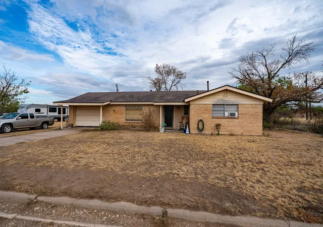 Photo 1 of Single family home for sale at 1532 6th Street, Anson, TX 79501 | MLS# 21406405 | Listing updated on 2026-10-08