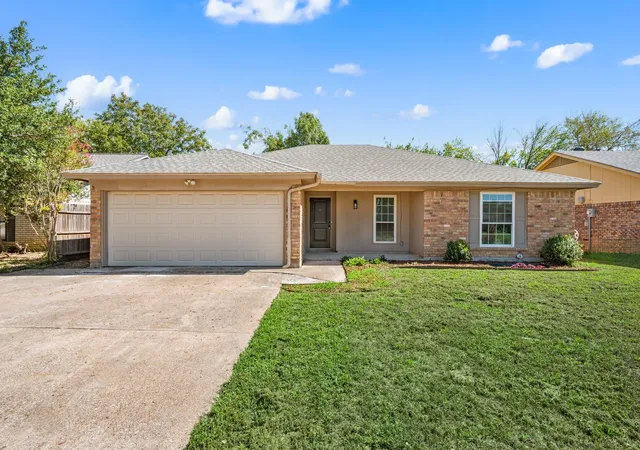 Photo 1 of Single family home for sale at 7512 Clover Ln, Watauga, TX 76148 | MLS# 21406076 | Listing updated on 2026-10-10