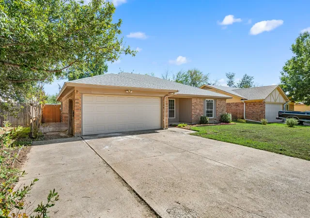 Photo 3 of Single family home for sale at 7512 Clover Ln, Watauga, TX 76148 | MLS# 21406076 | Listing updated on 2026-10-10