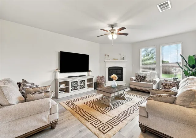 Photo 3 of Single family home for sale at 209 Tate Ln, Anna, TX 75409 | MLS# 21405133 | Listing updated on 2026-10-10