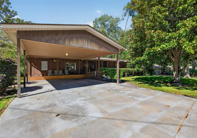 Single family home for sale at 9468 Ranch Ln, Shreveport, LA 71106 | MLS# 21405545