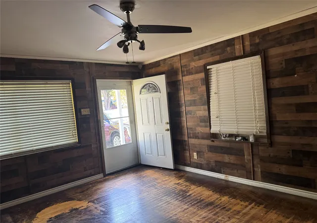 Photo 2 of Single family home for sale at 241 Casalita Dr, Garland, TX 75040 | MLS# 21390957 | Listing updated on 2026-10-08