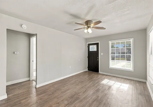 Photo 3 of Single family home for sale at 3301 N 23rd Street, Waco, TX 76708 | MLS# 21406579 | Listing updated on 2026-10-08