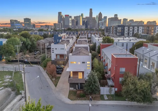 Photo 1 of Condo for sale at 1510 N Washington Ave #703, Dallas, TX 75204 | MLS# 21406358 | Listing updated on 2026-10-08