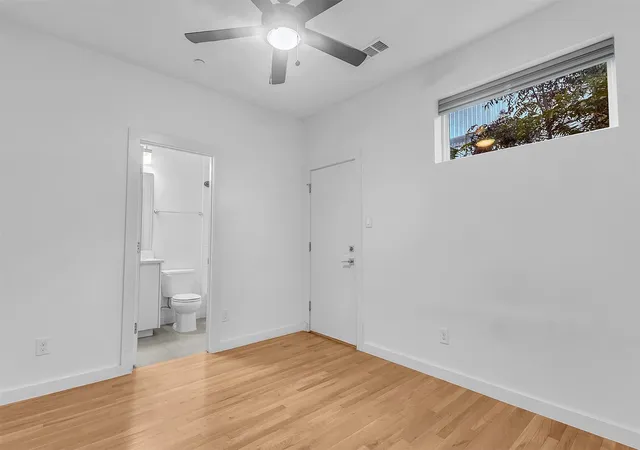Photo 3 of Condo for sale at 1510 N Washington Ave #703, Dallas, TX 75204 | MLS# 21406358 | Listing updated on 2026-10-08