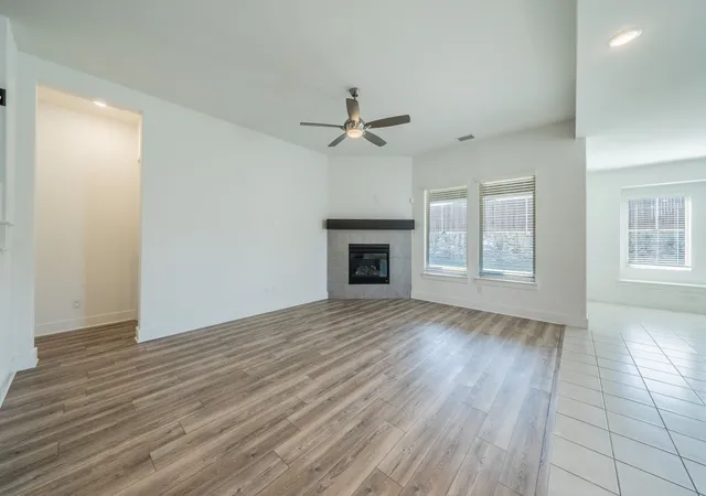 Photo 2 of Single family home for sale at 821 Reynolds Dr, Fate, TX 75087 | MLS# 21405457 | Listing updated on 2026-10-08