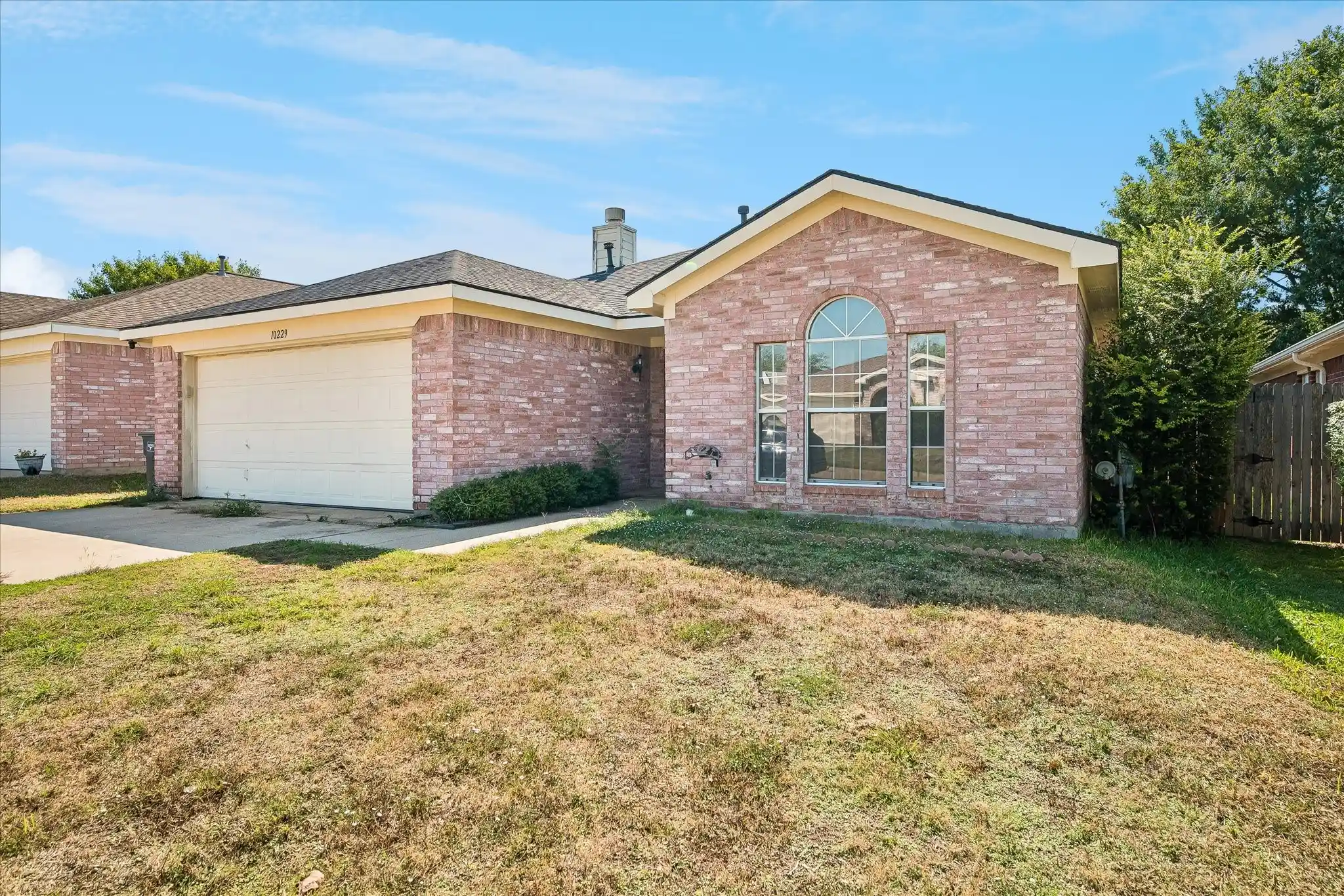 Photo 1 of Single family home for sale at 10229 Cypress Hills Dr, Fort Worth, TX 76108 | MLS# 21406614 | Listing updated on 2026-10-25