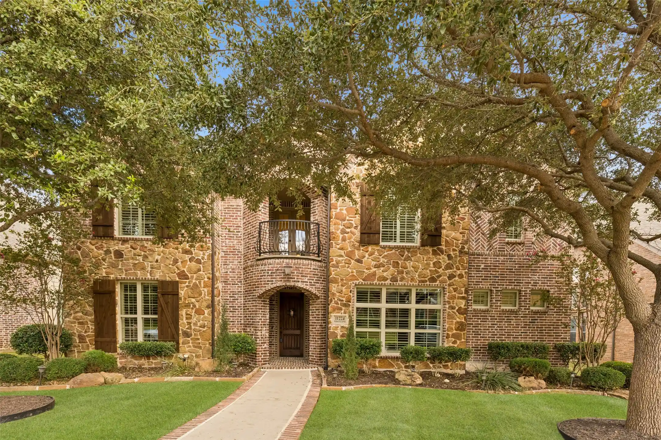 Photo 1 of Single family home for sale at 11224 Graceland Ln, Frisco, TX 75033 | MLS# 21404420 | Listing updated on 2026-10-19