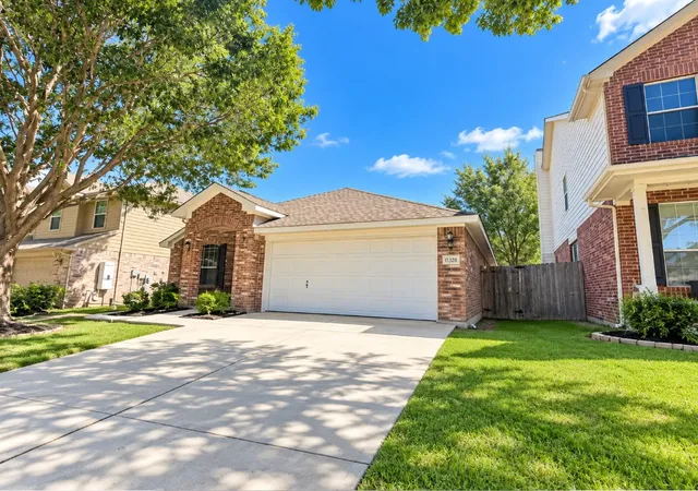 Photo 2 of Single family home for sale at 13252 Ridgepointe Rd, Fort Worth, TX 76244 | MLS# 21406619 | Listing updated on 2026-10-08