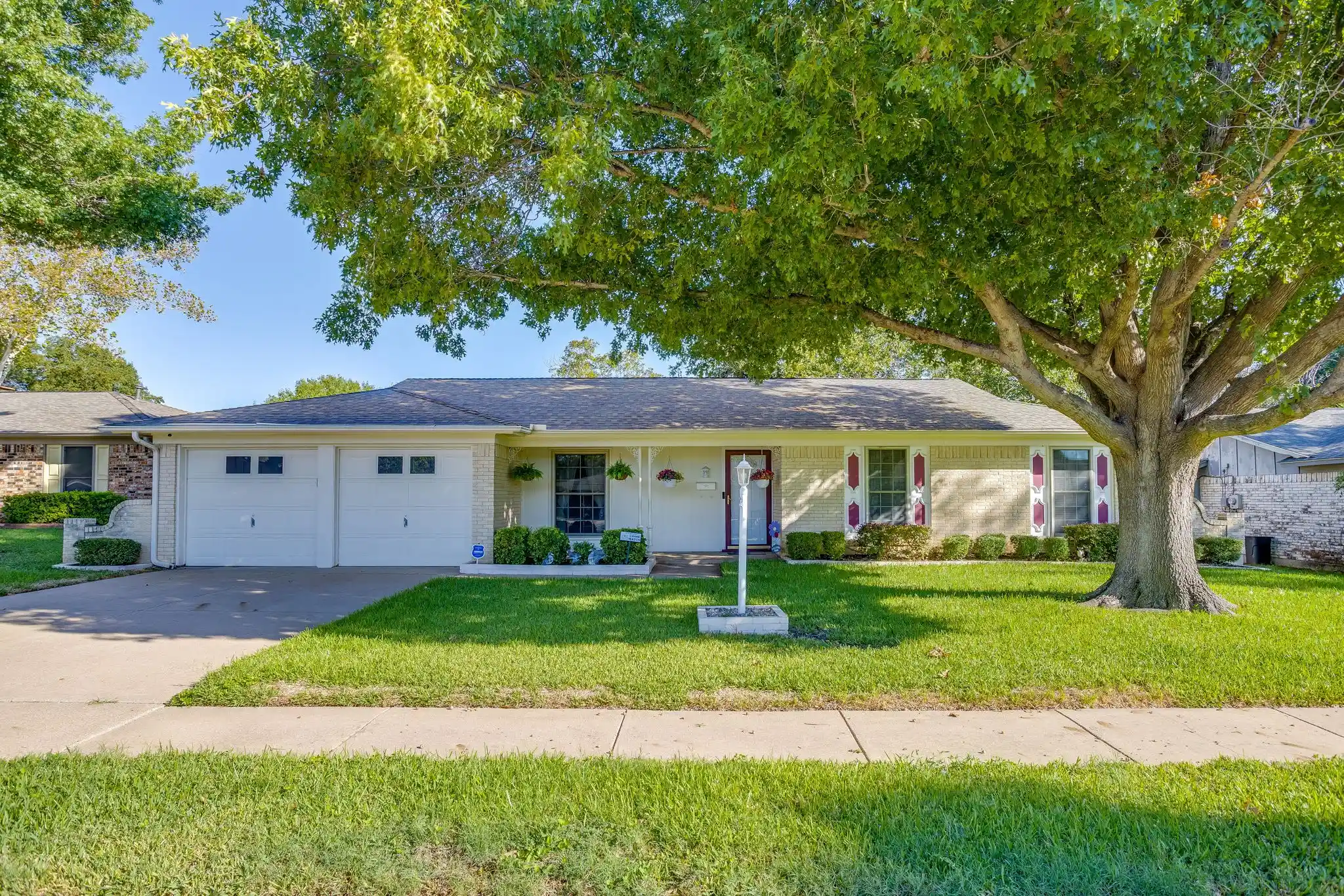 Photo 1 of Single family home for sale at 1512 Lamplighter Ln, Fort Worth, TX 76134 | MLS# 21405354 | Listing updated on 2026-10-08