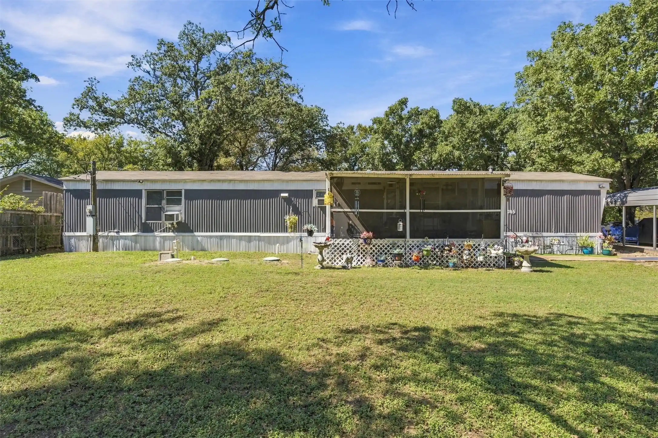 Photo 1 of Manufactured home for sale at 365 Beaver Ln, Waco, TX 76705 | MLS# 21406891 | Listing updated on 2026-10-09