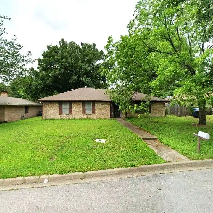 Photo 1 of Single family home for sale at 216 Churchill Ave, Corsicana, TX 75110 | MLS# 21407182 | Listing updated on 2026-10-09